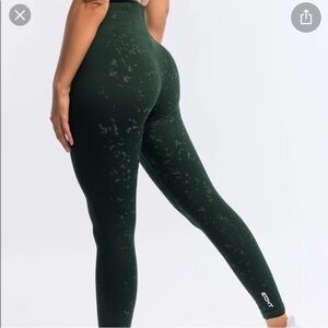 ECHT Divine Series leggings.Size small.Hunter green/gray splattered print.